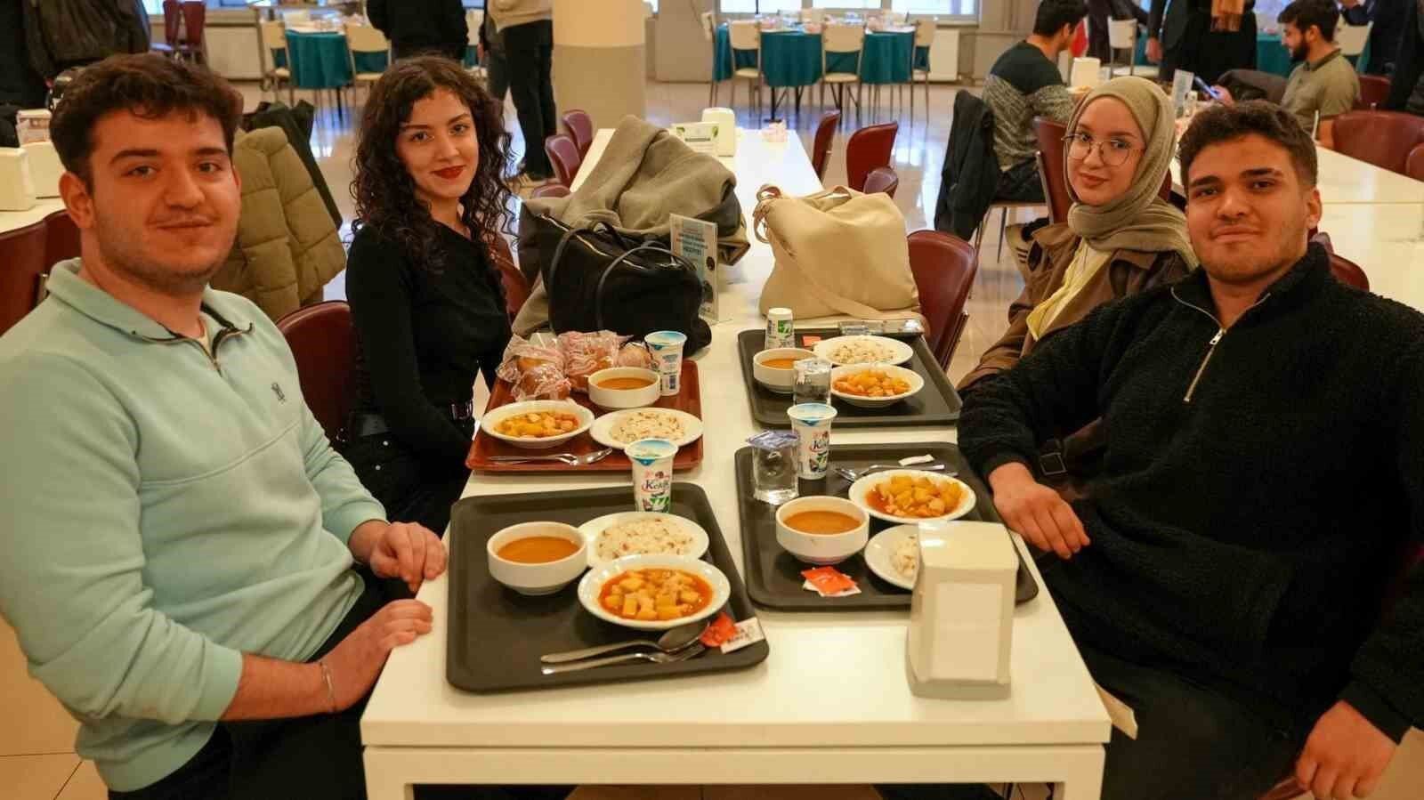 Karabük Üniversitesi'nde 'Kızıl Elma İftarı' gerçekleşti