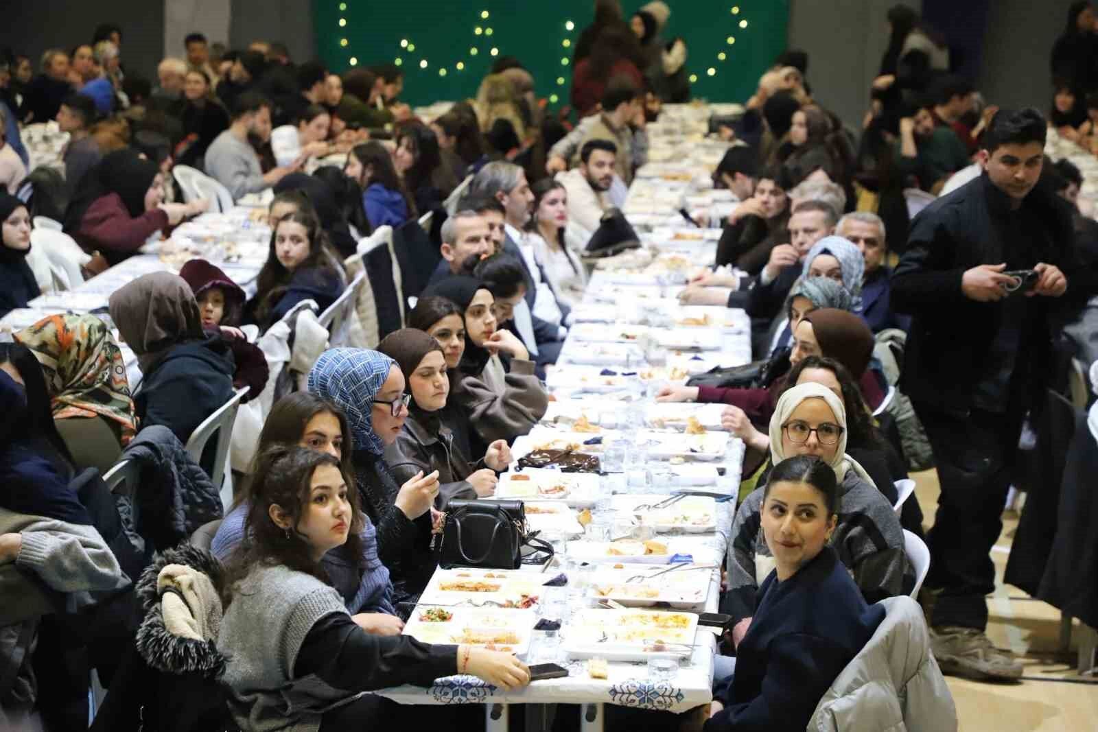 Karabük'te gençler iftar programında buluştu